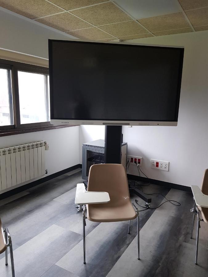 Hotel Escuela Madrid Ngoại thất bức ảnh