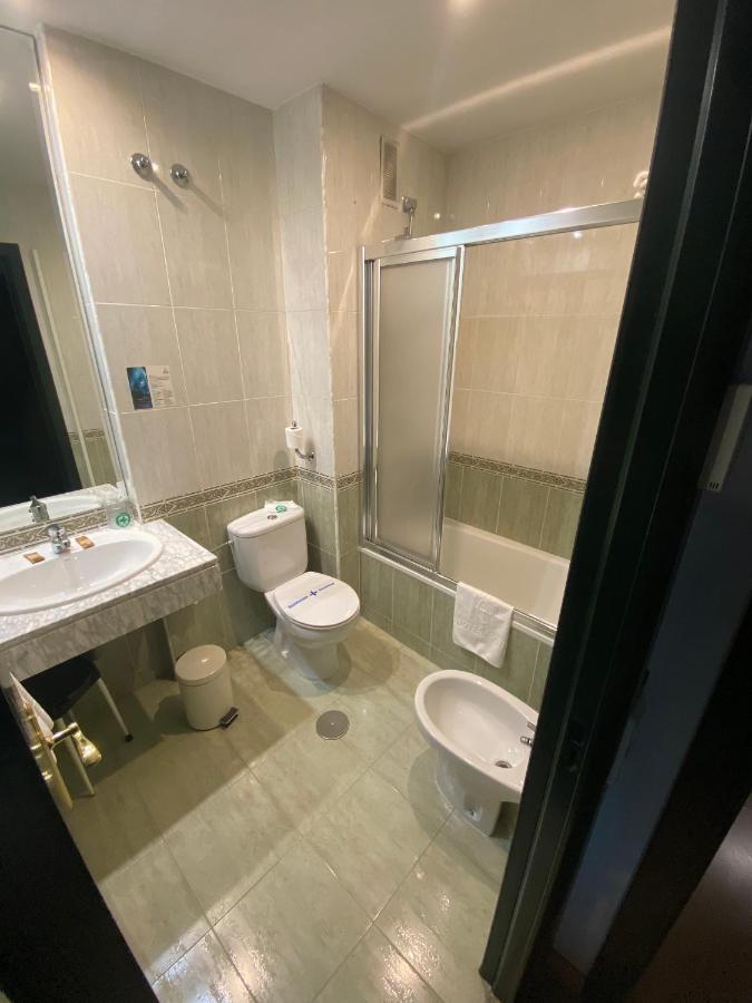 Hotel Escuela Madrid Ngoại thất bức ảnh