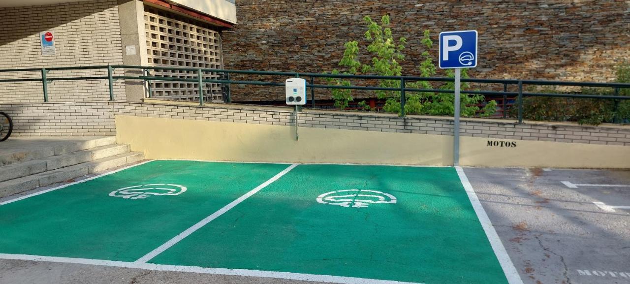 Hotel Escuela Madrid Ngoại thất bức ảnh