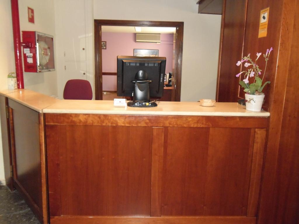 Hotel Escuela Madrid Ngoại thất bức ảnh