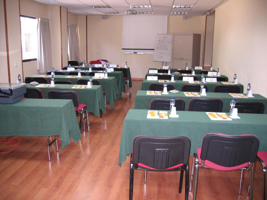 Hotel Escuela Madrid Ngoại thất bức ảnh