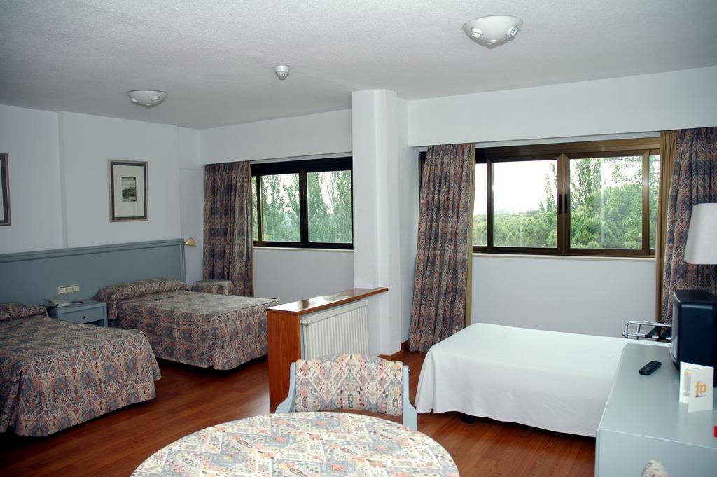 Hotel Escuela Madrid Phòng bức ảnh