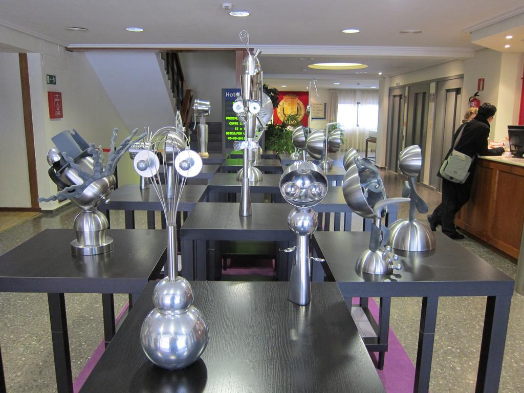 Hotel Escuela Madrid Ngoại thất bức ảnh