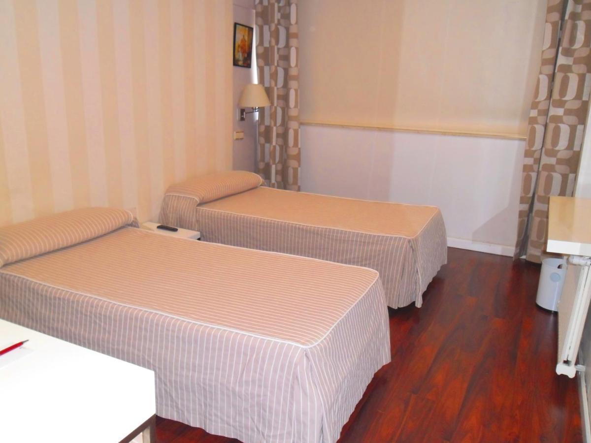 Hotel Escuela Madrid Ngoại thất bức ảnh