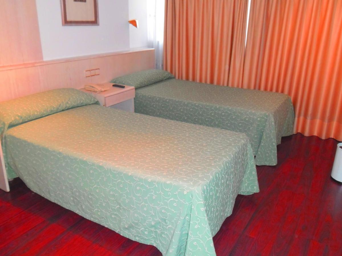 Hotel Escuela Madrid Ngoại thất bức ảnh